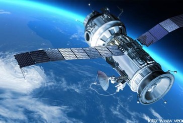 Un SATELIT RUSESC se va prăbuşi azi pe Pământ: "Reprezintă un pericol real pentru zonele populate"