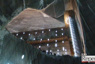 Jurnaliştii de la Business Insider au pus Salina Turda din Cluj pe locul I într-un top al celor „10 cele mai cool locuri de sub pământ din lume“.