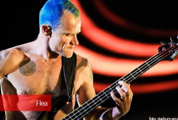 Flea, basistul trupei Red Hot Chili Peppers, îşi lansează autobiografia