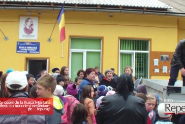 Și copiii de la Rusca Montană l-au primit  cu bucurie și nerăbdare pe … Iepuraș!