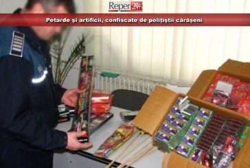 Petarde și artificii, confiscate de polițiștii cărășeni