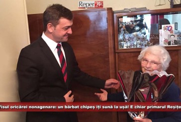 Visul oricărei nonagenare: un bărbat chipeș îți sună la ușă! E chiar primarul Reșiței!