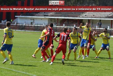 Grevă la Metalul Reșița! Jucătorii au ieșit pe teren cu o întârziere de 15 minute!