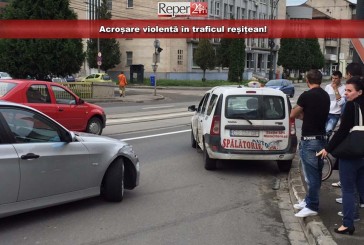 Acroșare violentă în traficul reșițean!