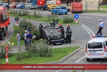 VIDEO: Accident ca în filme în centrul Reșiței! O mașină s-a dat peste cap în una dintre cele mai aglomerate zone din oraș