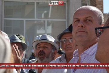 Popa dezminte zvonurile: „Nu, nu intenționez să îmi dau demisia”! Primarul Reșiței speră ca tot mai multă lume să iasă în stradă