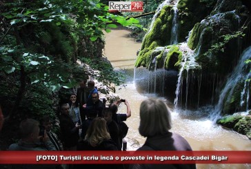 [FOTO] Turiștii scriu încă o poveste în legenda Cascadei Bigăr
