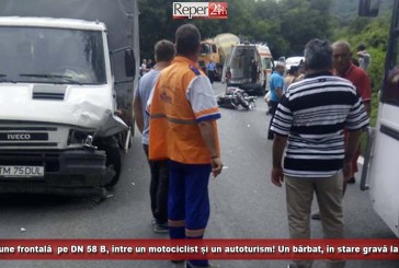 UPDATE: Coliziune frontală pe DN 58B, între un motociclist și un autoturism! Un bărbat de 49 de ani și-a pierdut viața!