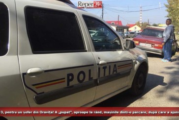 Vineri 13, pentru un șofer din Oravița! A „pupat”, aproape la rând, mașinile dintr-o parcare, după care a ajuns în șanț