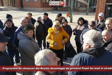 Proprietarii de chioșcuri din Reșița, dezamăgiți de primarul Popa! Au ieșit în stradă nemulțumiți de dublarea chiriilor