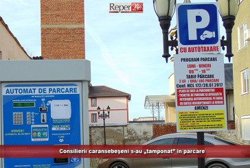 Consilierii caransebeşeni s-au „tamponat” în parcare