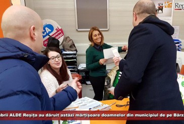 Membrii ALDE Reșița au dăruit astăzi mărțișoare doamnelor și domnișoarelor din municipiul de pe Bârzava!