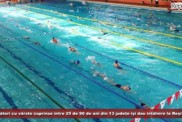 Înotători cu vârste cuprinse între 25 și 90 de ani din 13 județe își dau întâlnire la Reșița, la bazinul olimpic!