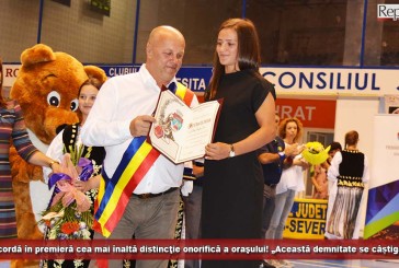 Popa acordă în premieră cea mai înaltă distincţie onorifică a oraşului! „Această demnitate se câștigă greu!”