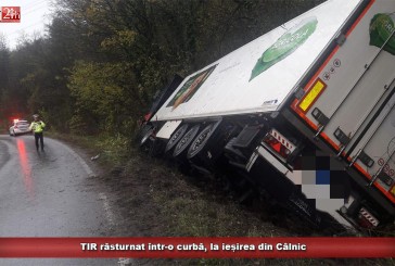 TIR răsturnat într-o curbă, la ieșirea din Câlnic