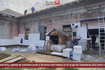 Primarul Ursu, sabotat de consilierii locali și de firma care trebuia să se ocupe de reabilitarea unui cămin cultural!
