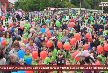 „Copilărie cu bucurie”, evenimentul care a adunat aproape 1000 de copii pe platoul din fața Gării din Oravița