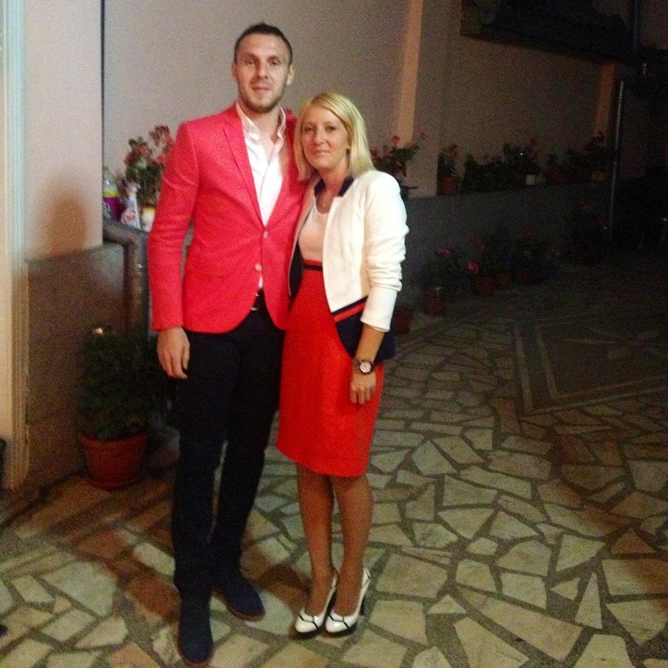 Ca şi sora lui Cristian Chivu, Cosmin Moţi are şi el o soră superbă, DIANA, rămasă ... dinamovistă