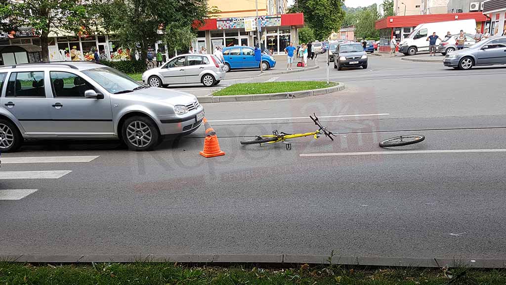 Biciclist lovit în plin Biciclist lovit în plin