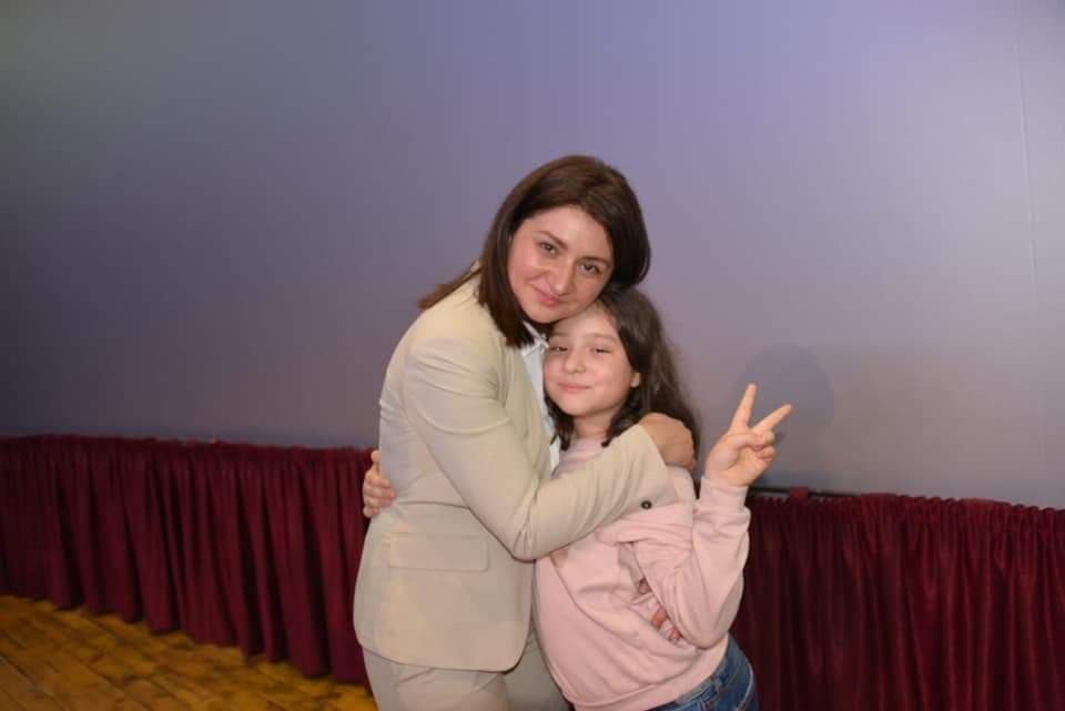 Candidatul Luminița Jivan, încurajată de fiica ei pentru ziua hotărâtoare de 26 Mai în Europa!